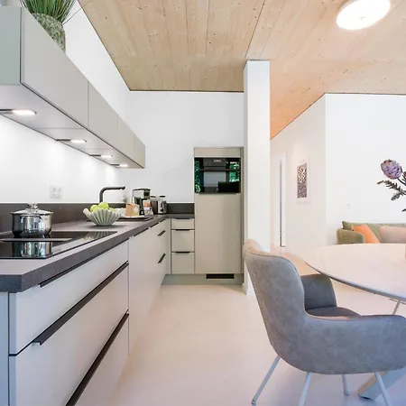 Luew Boarding House 