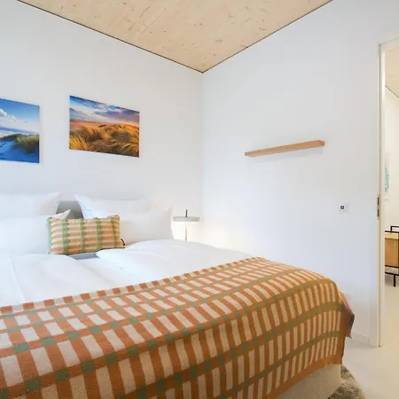 Luew Boarding House 