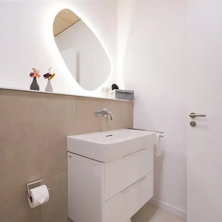 Luew Boarding House 