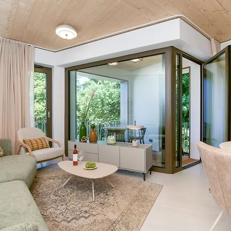 Luew Boarding House 