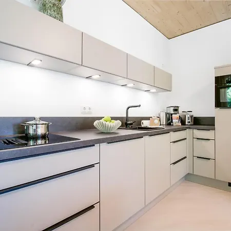 Luew Boarding House 